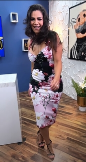 Luz Elena González feet photo thumbnail