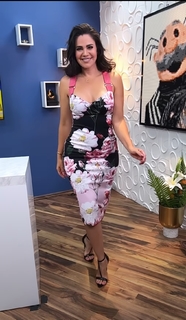 Luz Elena González feet photo thumbnail