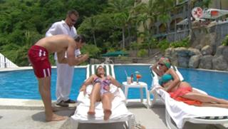 Luz Elena González feet photo thumbnail