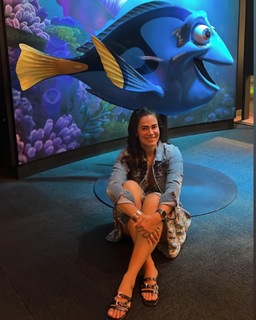 Luz Elena González feet photo thumbnail