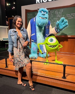 Luz Elena González feet photo thumbnail