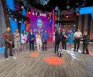 Luz Elena González feet photo thumbnail