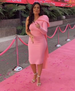 Luz Elena González feet photo thumbnail