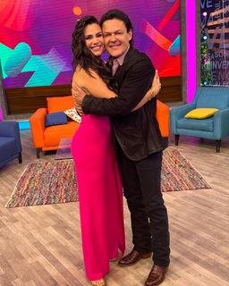 Luz Elena González feet photo thumbnail