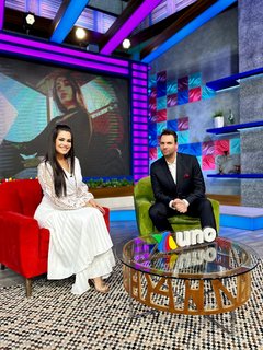 Luz Elena González feet photo thumbnail