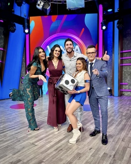 Luz Elena González feet photo thumbnail