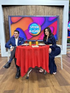 Luz Elena González feet photo thumbnail