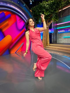 Luz Elena González feet photo thumbnail