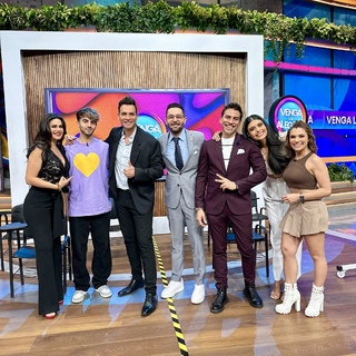 Luz Elena González feet photo thumbnail