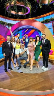 Luz Elena González feet photo thumbnail