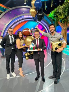 Luz Elena González feet photo thumbnail