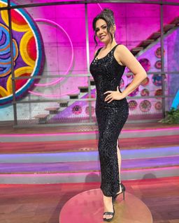 Luz Elena González feet photo thumbnail