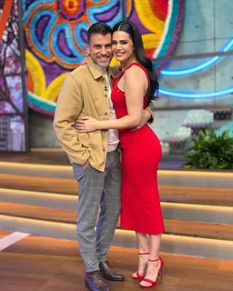 Luz Elena González feet photo thumbnail