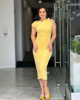 Luz Elena González feet photo thumbnail