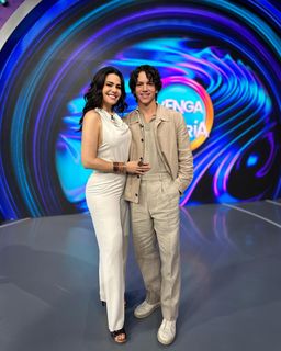 Luz Elena González feet photo thumbnail