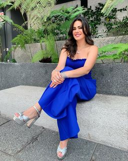 Luz Elena González feet photo thumbnail