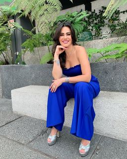 Luz Elena González feet photo thumbnail