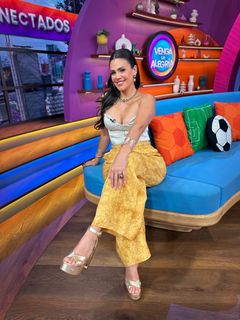 Luz Elena González feet photo 7