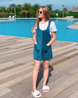 Luísa Sonza feet photo thumbnail