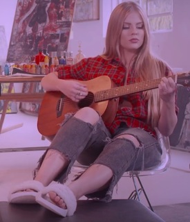 Luísa Sonza feet photo thumbnail