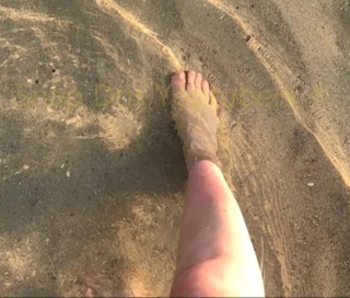 Luísa Sonza feet photo thumbnail