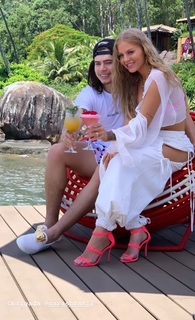 Luísa Sonza feet photo thumbnail