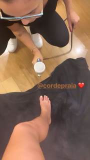 Luísa Sonza feet photo thumbnail