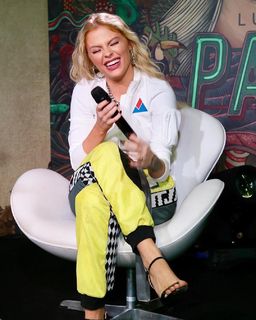 Luísa Sonza feet photo thumbnail