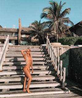 Luísa Sonza feet photo thumbnail