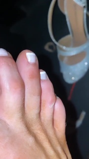 Luísa Sonza feet photo thumbnail