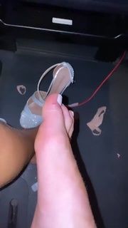 Luísa Sonza feet photo thumbnail