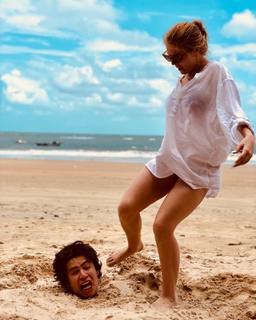Luísa Sonza feet photo thumbnail