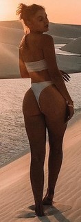 Luísa Sonza feet photo thumbnail