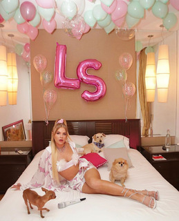 Luísa Sonza feet photo thumbnail