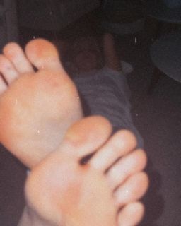 Luísa Sonza feet photo thumbnail