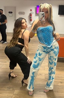 Luísa Sonza feet photo thumbnail