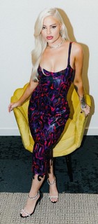 Luísa Sonza feet photo thumbnail