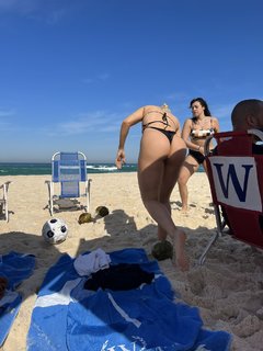 Luísa Sonza feet photo thumbnail