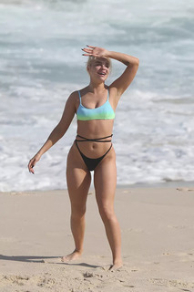 Luísa Sonza feet photo thumbnail