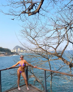 Luísa Sonza feet photo thumbnail