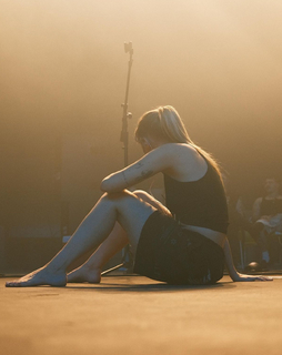 Luísa Sonza feet photo thumbnail