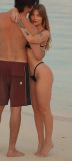 Luísa Sonza feet photo thumbnail