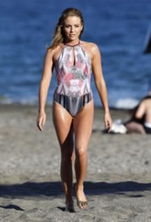 Lydia Bright feet photo 14