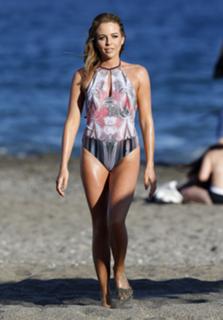 Lydia Bright feet photo 12