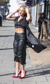 Lydia Bright feet photo 2