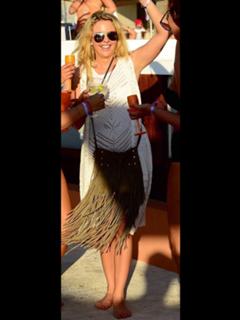 Lydia Bright feet photo 9