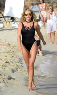 Lydia Bright feet photo 1