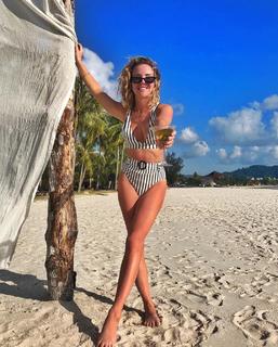Lydia Bright feet photo 19