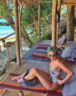 Lydia Bright feet photo 15
