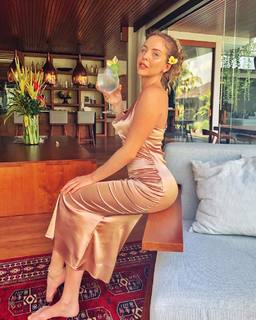 Lydia Bright feet photo 9